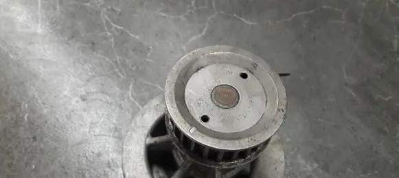 Opel Tigra A Water pump 90412725