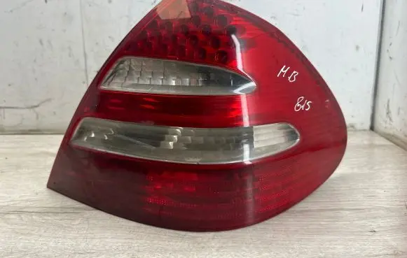 Mercedes-Benz E W211 Rear/tail lights A2118200664