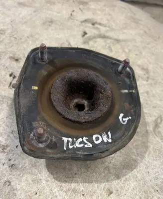 Hyundai Tucson JM Front upper strut mount 