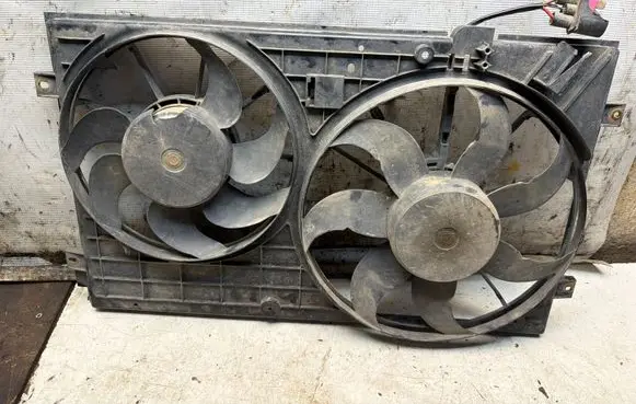 Volkswagen Golf V Electric radiator cooling fan 1K0121207T