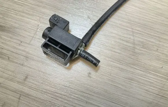 Volvo XC90 Turbo solenoid valve 31339879
