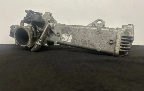 Volvo XC60 EGR valve cooler 30757742 70304900 1032600075