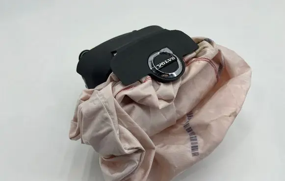 Volvo XC40 Steering wheel airbag 32384652