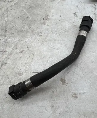 Engine coolant pipe/hose