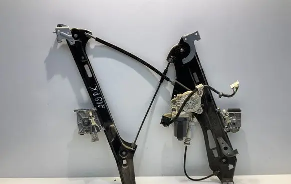 Mercedes-Benz CLS C219 Front door window regulator with motor A2197200946 2197200946