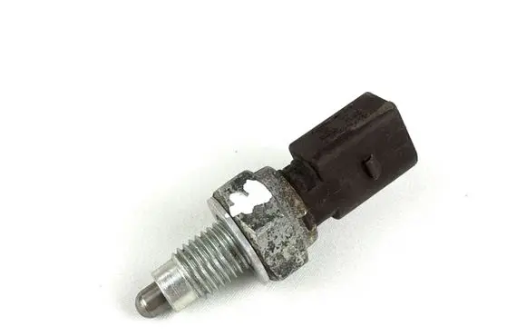 Volkswagen PASSAT B6 Reversing light switch sensor 02t945415