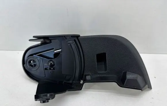 Volvo XC40 Seat belt trim 32288170