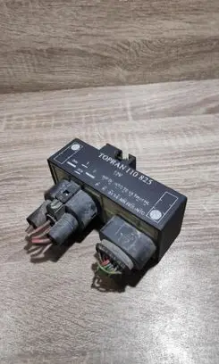 Volkswagen Golf III Fan control module 110825