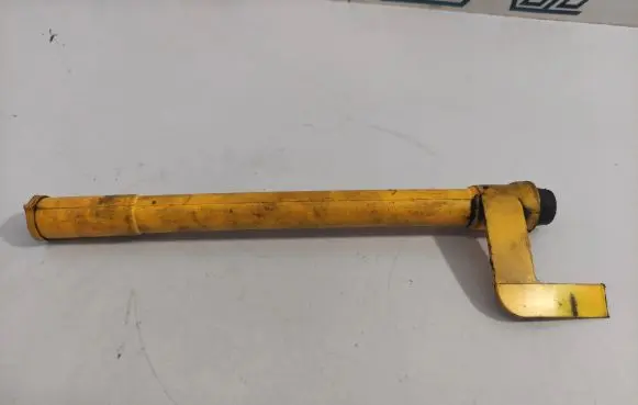 Volkswagen Golf V Oil level dip stick 038103663A