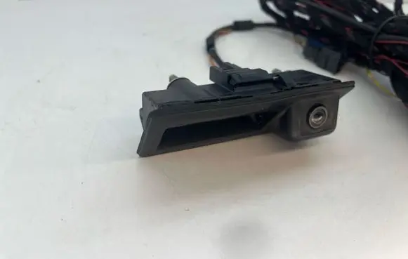 Volkswagen PASSAT B6 Tailgate handle with camera 5N0827566J 624211