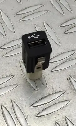 BMW 5 F10 F11 USB socket connector 9237656 84109237656