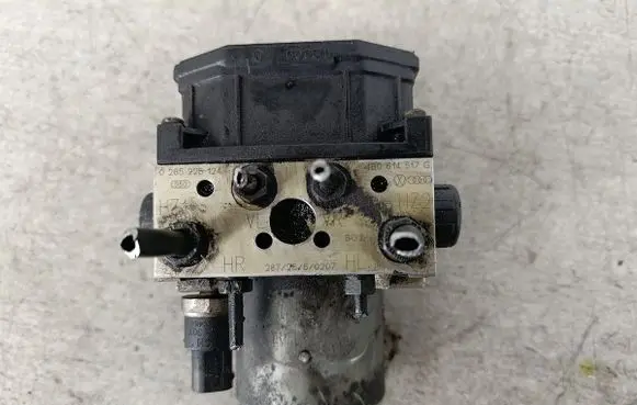 Volkswagen PASSAT B5.5 ABS Pump 