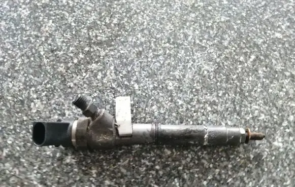Mercedes-Benz A W169 Fuel injector 0445110167 A6400700787