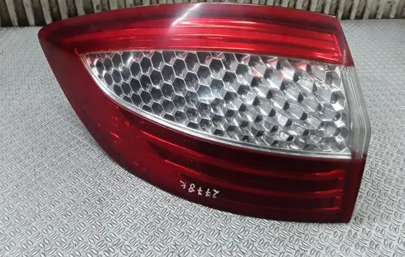 Ford Mondeo MK IV Rear/tail lights 7S7113405B