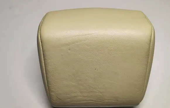Lexus CT 200H Rear seat headrest 