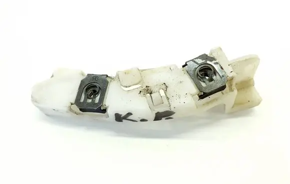 Peugeot 208 Front bumper mounting bracket 9673270180