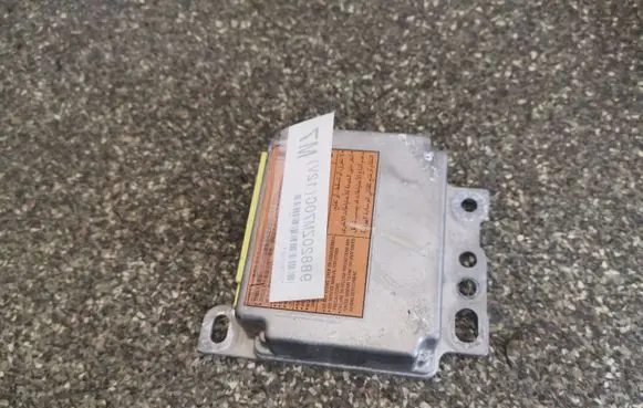 Nissan Quest Airbag control unit/module 98820ZM70C