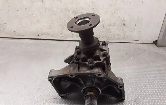Nissan X-Trail T30 Gearbox transfer box case XUK2