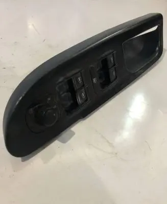 Volkswagen PASSAT B6 Front door window switch trim 3C1867171B