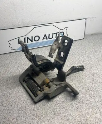 BMW 5 E60 E61 Tailgate/trunk/boot hinge 7061383