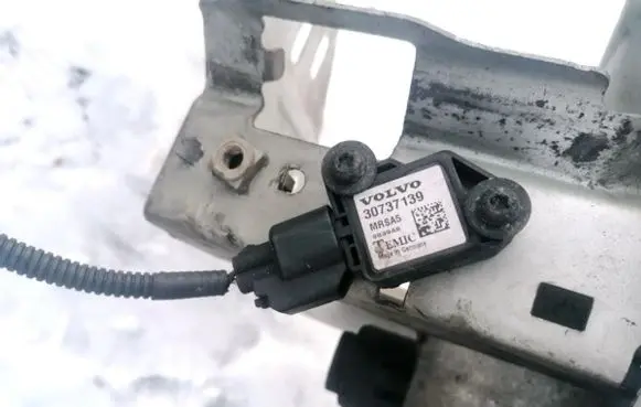 Volvo V50 Airbag deployment crash/impact sensor 30737139 MRSA58839A6