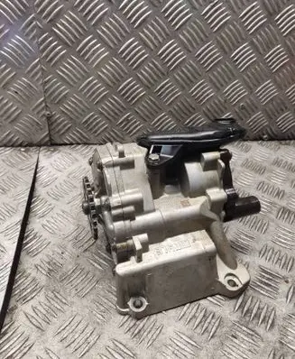BMW 2 F22 F23 Oil pump 70550809 7624135 1848454