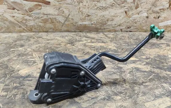 Honda Civic Accelerator throttle pedal JM08A