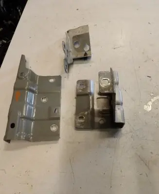 Dacia Jogger Fender mounting bracket