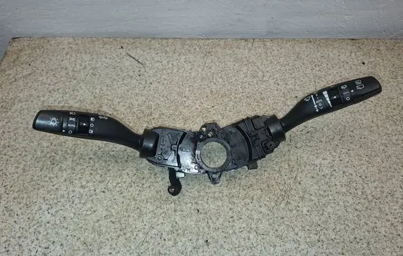 KIA Carens III Wiper turn signal indicator stalk/switch 299139726