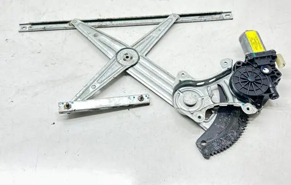 Nissan Note (E12) Front door window regulator with motor 827311HB1A 3036929A 8Q11322A