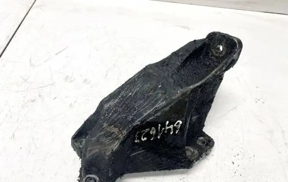 Audi A4 S4 B5 8D Engine mounting bracket 8D0199307L