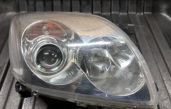 Toyota Avensis T250 Headlight/headlamp HCR00A02 20A369C2 0A369B