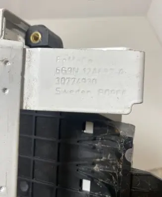 Volvo XC60 Engine control unit holder 30729835 30774930