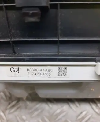 Toyota Avensis Verso Speedometer (instrument cluster)