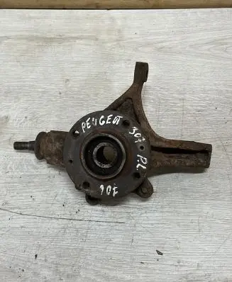 Front wheel hub