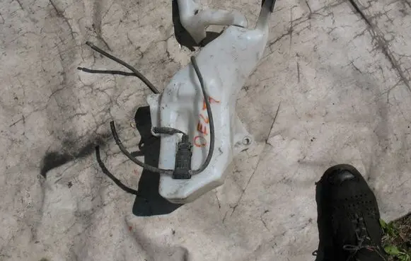 Lancia Delta III Windshield washer fluid reservoir/tank