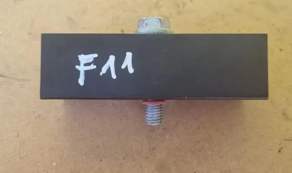 Battery bracket