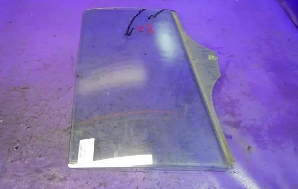 Mazda 626 Front door window glass four-door