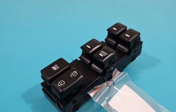 KIA Sportage Electric window control switch 93570-3W100WK IMPRK1388657