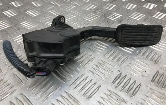 Lexus CT 200H Accelerator throttle pedal 7811076021