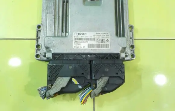 Peugeot Partner III Engine control unit/module 9832694380 18AB9