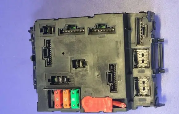 Smart ForTwo II Central body control module A4515400850