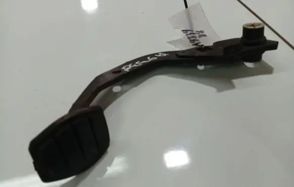 Renault Scenic I Clutch pedal 