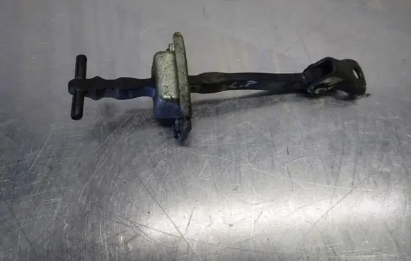 Suzuki Grand Vitara II Front door check strap stopper 
