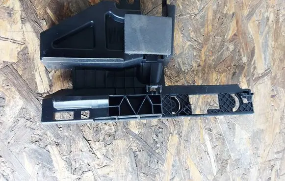 Peugeot 3008 II Front bumper mounting bracket 9822489880