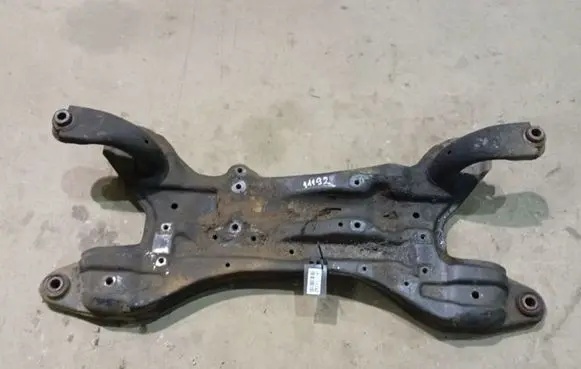 Mitsubishi Grandis Front subframe 
