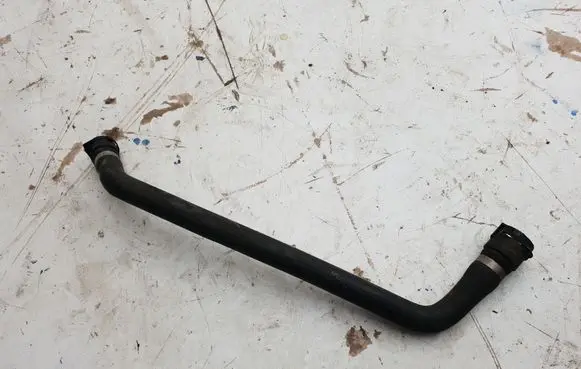 Coolant pipe/hose