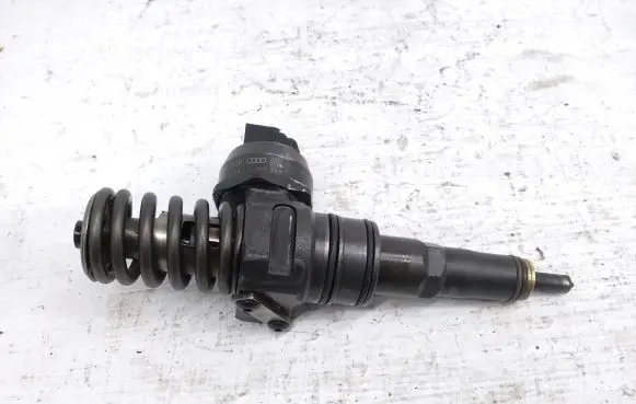 Volkswagen Caddy Fuel injector 038130073BR 0414720232