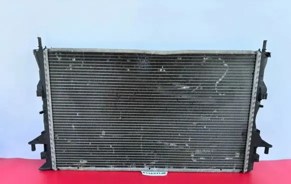 Renault Laguna II Coolant radiator 8200008765A
