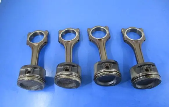 Seat Toledo II (1M) Piston 